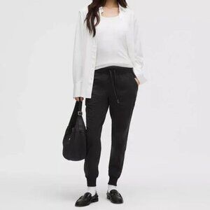 Lululemon Dance Studio Mid-Rise Jogger Full Length size 6 Black